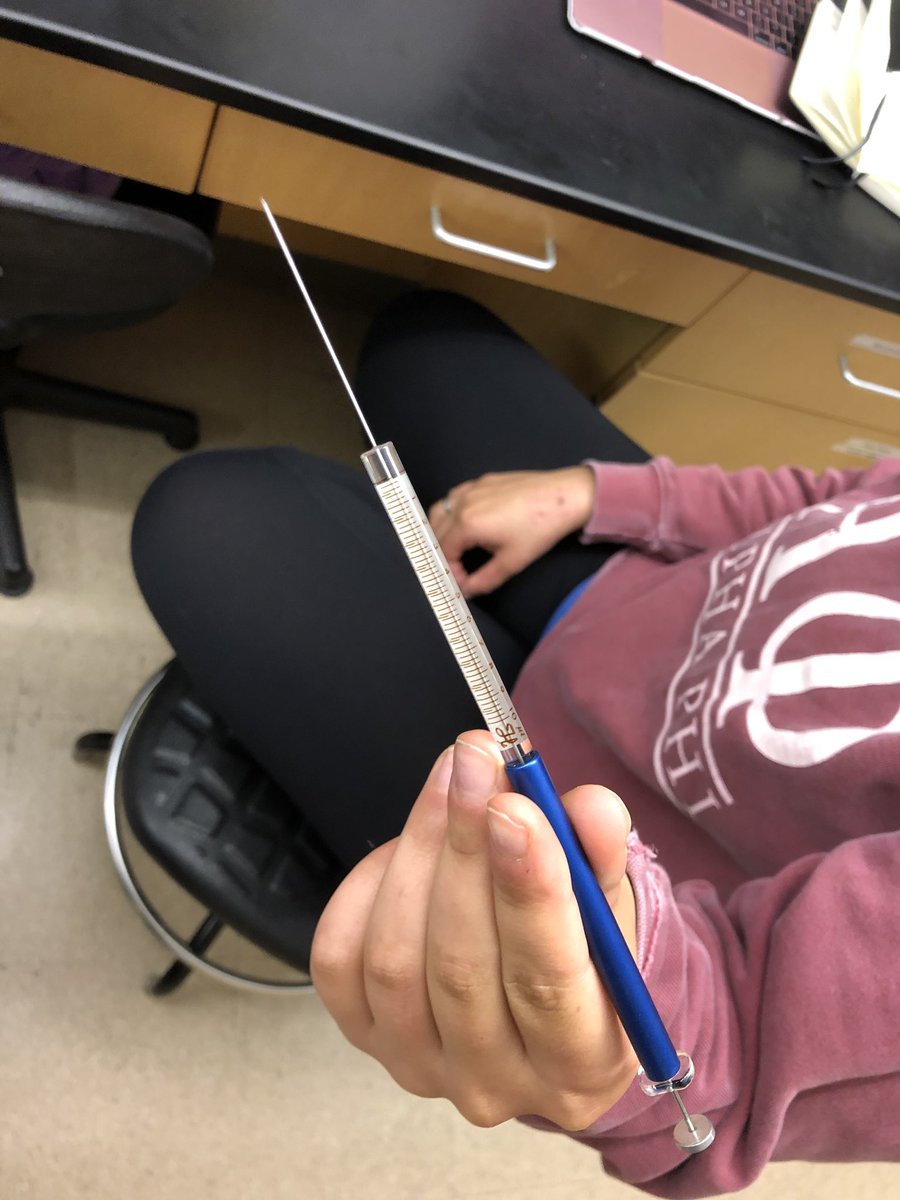 markowenmartin's tweet photo. #Microtweeple: currently I have this Hamilton syringe to inject 1 to 10ul into waxworms and Manduca larvae. It’s leaky. What do other people use? @nabroderick https://t.co/CPrlHCEUgs