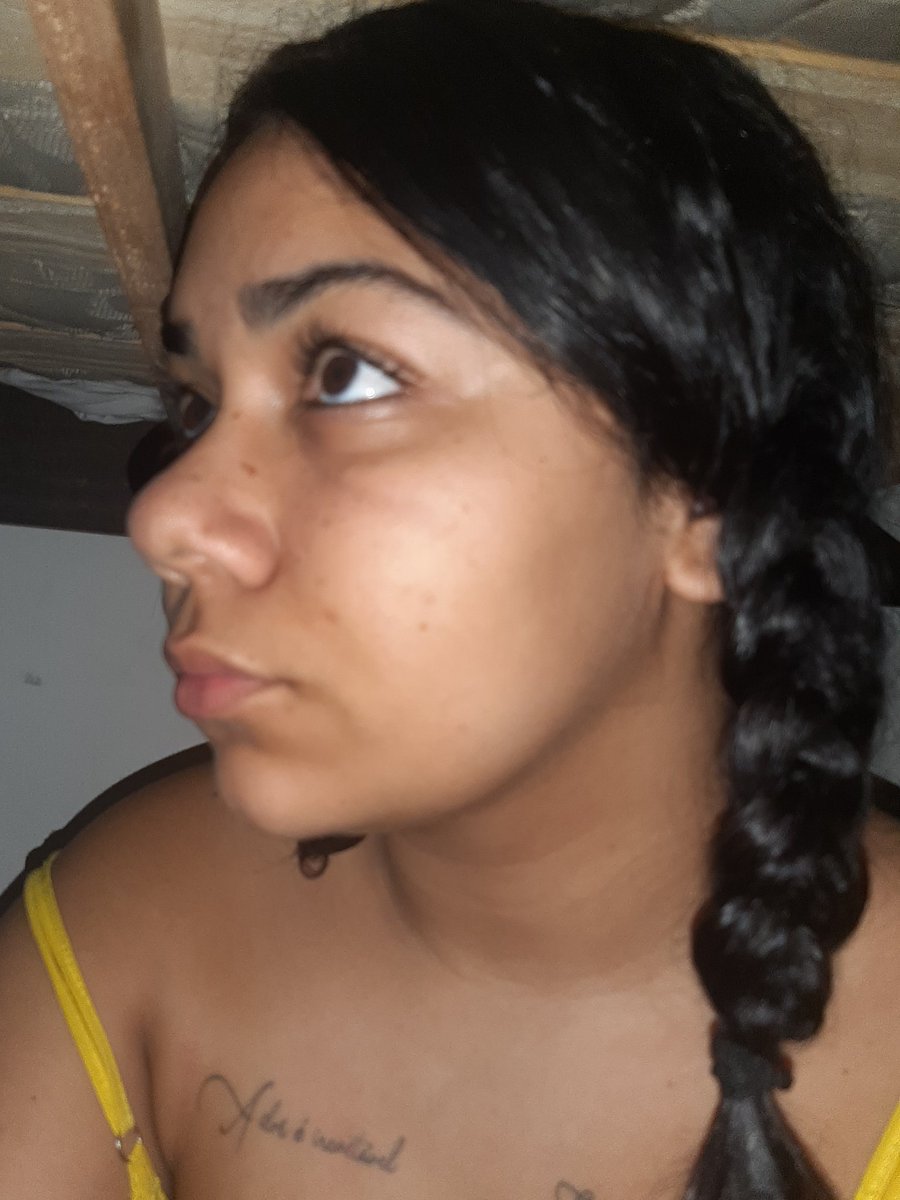 pfvr_hellen's tweet photo. @mritaxd E mais uma vez a visão eurocêntrica de beleza monopolizando.
vim aqui exaltar meu nariz largo e dizer que ele eh fofinho sim tá OK
essa cultura de nariz fino como padrão de beleza não traduz a realidade brasileira então vamo postar nossos narizes largos e lindos também aqui https://t.co/clOtunLtpz