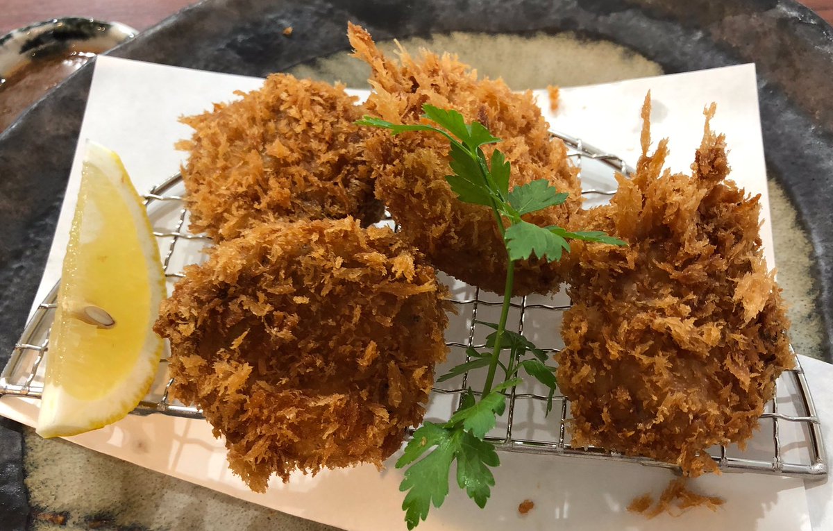 四重奏 とんかつrevolution ロースとんかつ 上ヘレとんかつ 単品で 八尾の名店マンジェで22年修行して 満を持して独立した上原さんが 河内山本にオープンしたお店 開店30分でランチ営業は売り切れ 9時からウエイティングボードが出ます 腕は間違いなし