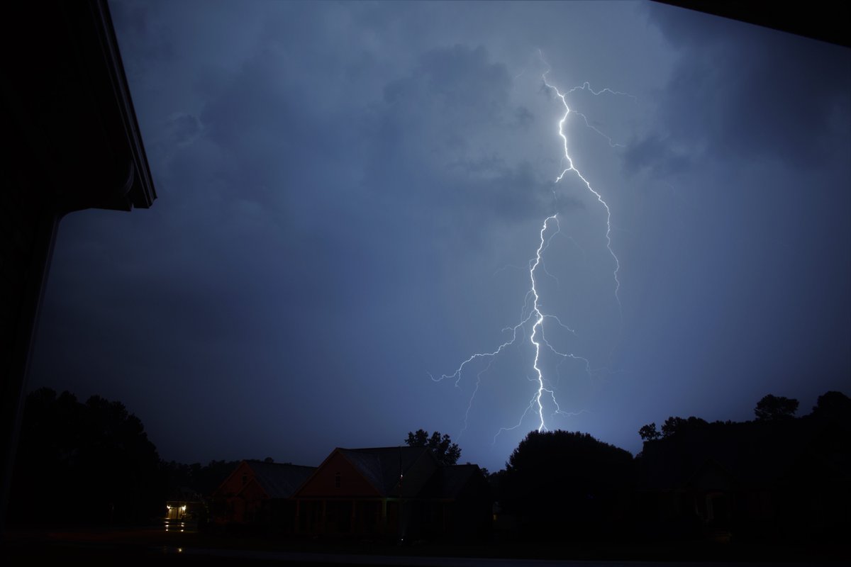 LanceWalkerz's tweet photo. Last night was INCREDIBLE (Erwin, NC) @MikeOlbinski @weatherchannel @WRALAimee @katcampbellwx @NWSRaleigh @spann @PaulHeggenWX @JimCantore #ncwx https://t.co/HOC6jTVooW