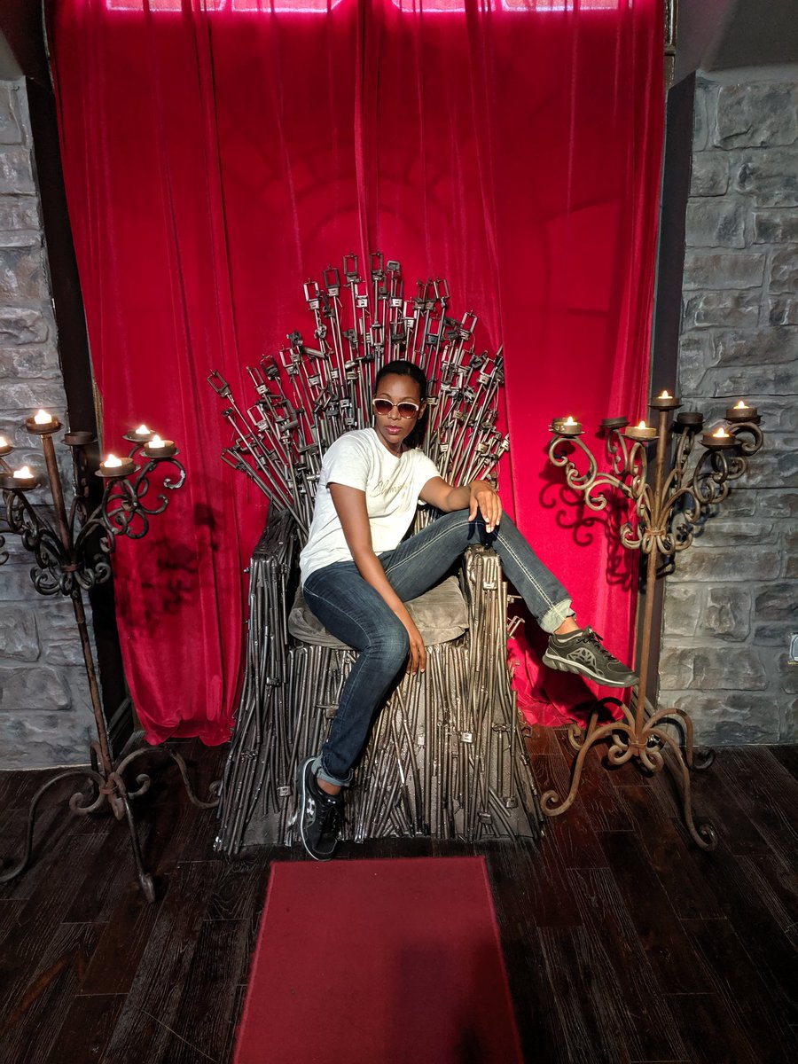 AngNaomi's tweet photo. I admit, I don't watch #GameOfThrones but c'mon this throne is too dope to not take a pic. #MuseumOfSelfies https://t.co/QRft2sEwb4