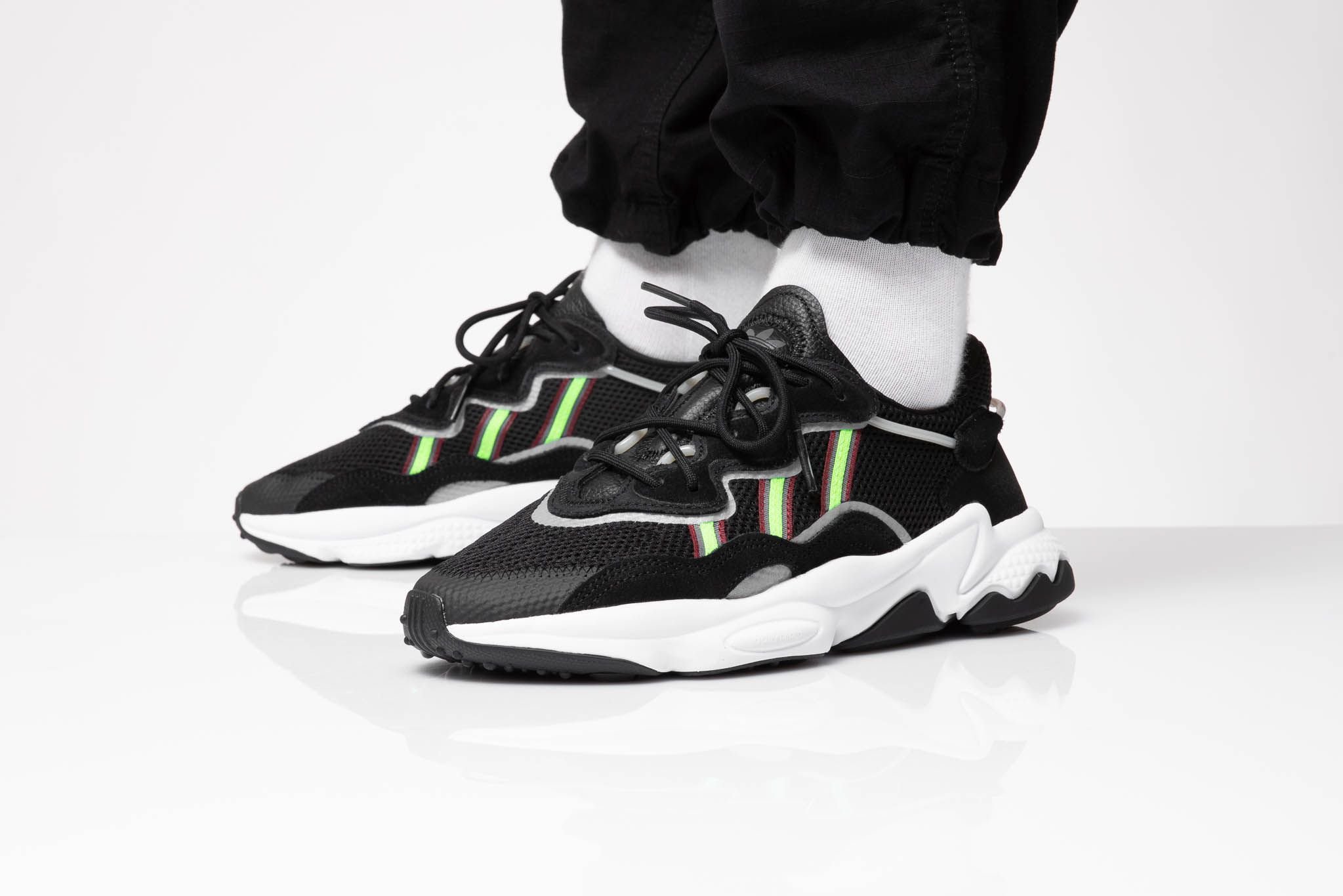 dark green ozweego