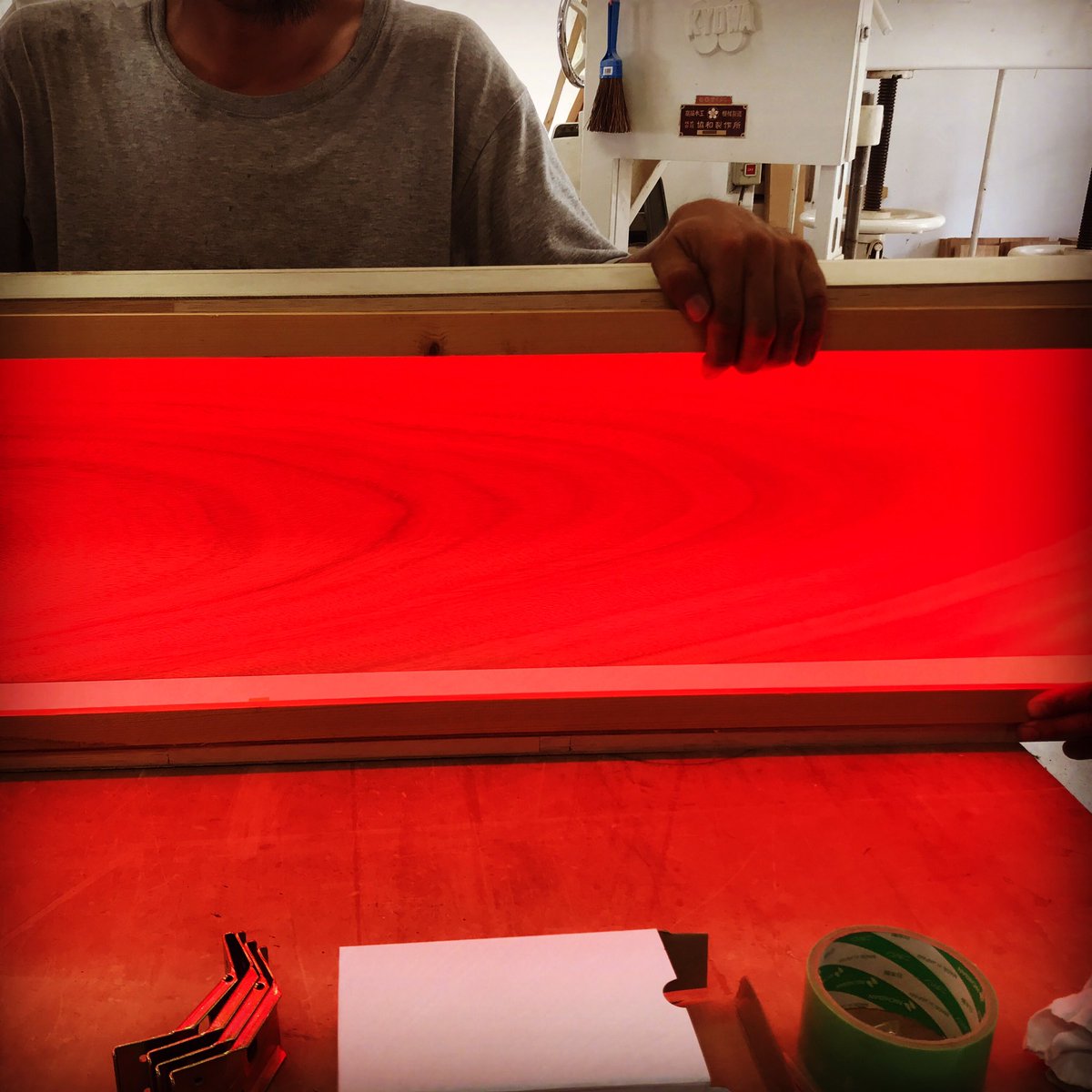 Nobuaki_Saka_i's tweet photo. 光るアレを製作中。どうやって光らせたらカッコイイかいろいろと試行錯誤です。
#淡路島 #ルーツファクトリー #onionbase #家具 #オーダーメイド https://t.co/Ri8YJkuCeB