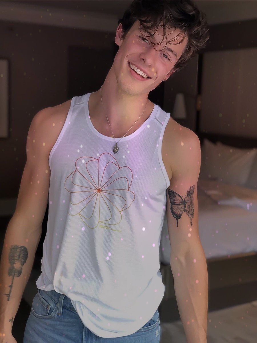 BabeShawn98's tweet photo. @ShawnMendes Happy birthday wish you the best on everything you do! ❤️ #shawnmendesbirthday #shawnmendes #HBDshawn https://t.co/BwTkeUxyeQ