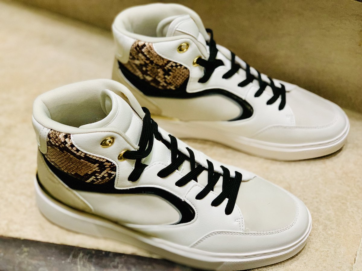 elivanbeltran's tweet photo. Llegaron los #MasterTenis
@ZARA https://t.co/CeNutRRsdi