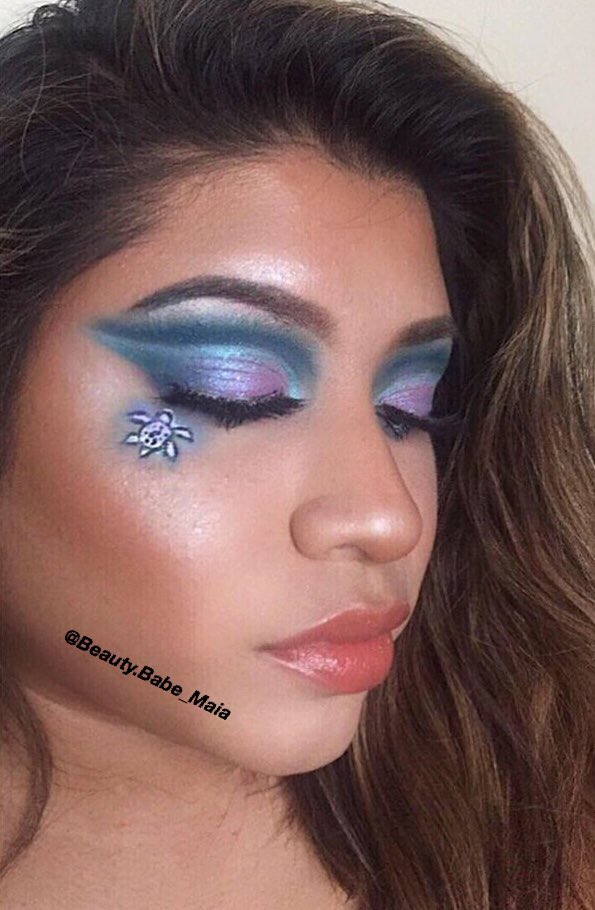 maia_stroer's tweet photo. ** Save the turtles 🐢 ** @sand_cloud #noplasticstraws #savetheturtles #savetheplanet @sandcloudteam #makeup #mua #makeuplover #makeupartist #makeupislove #guatamalan #guatemalapower #beauty #eyemakeup #undiscoveredmuas @jeffreestarcosmetics @jeffreestar @eylureofficial https://t.co/eSqJtWh9us