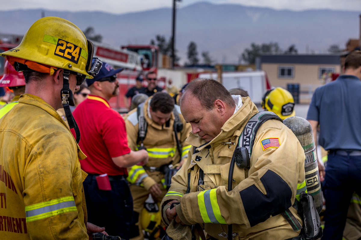 SBCoFFLocal935's tweet photo. We appreciate @SBCounty 4th District Supervisor @curthagman for participating in #SBCoFireOps101 today and learning more about what our members do for the public. Thank you for your support of #PublicSafety #Local935 #SBCoFD https://t.co/Rr6LawwWX9