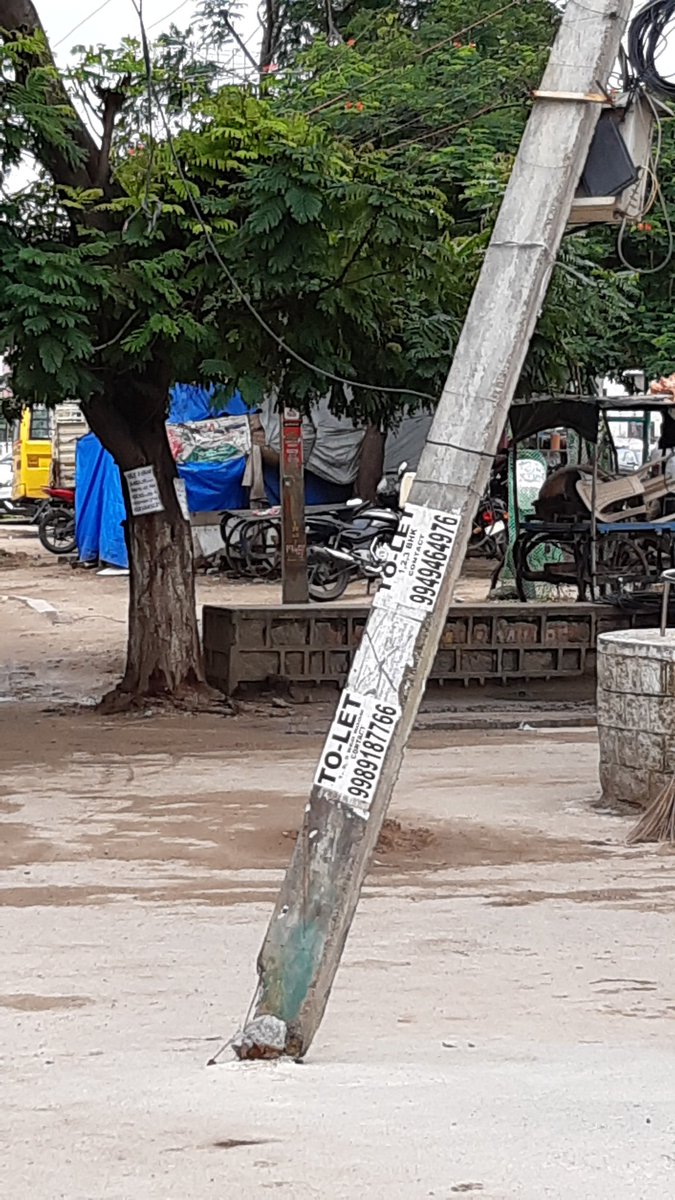 geetjani's tweet photo. Human life is in danger. @CommissionrGHMC @zcwz_ghmc @SEElectricGHMC @pavanireddypaj1 @TV9Telangana #HumanLifeIsInDanger Near Centro Mall, Madinaguda. Pls do something about it. https://t.co/M9V5EE4cs4