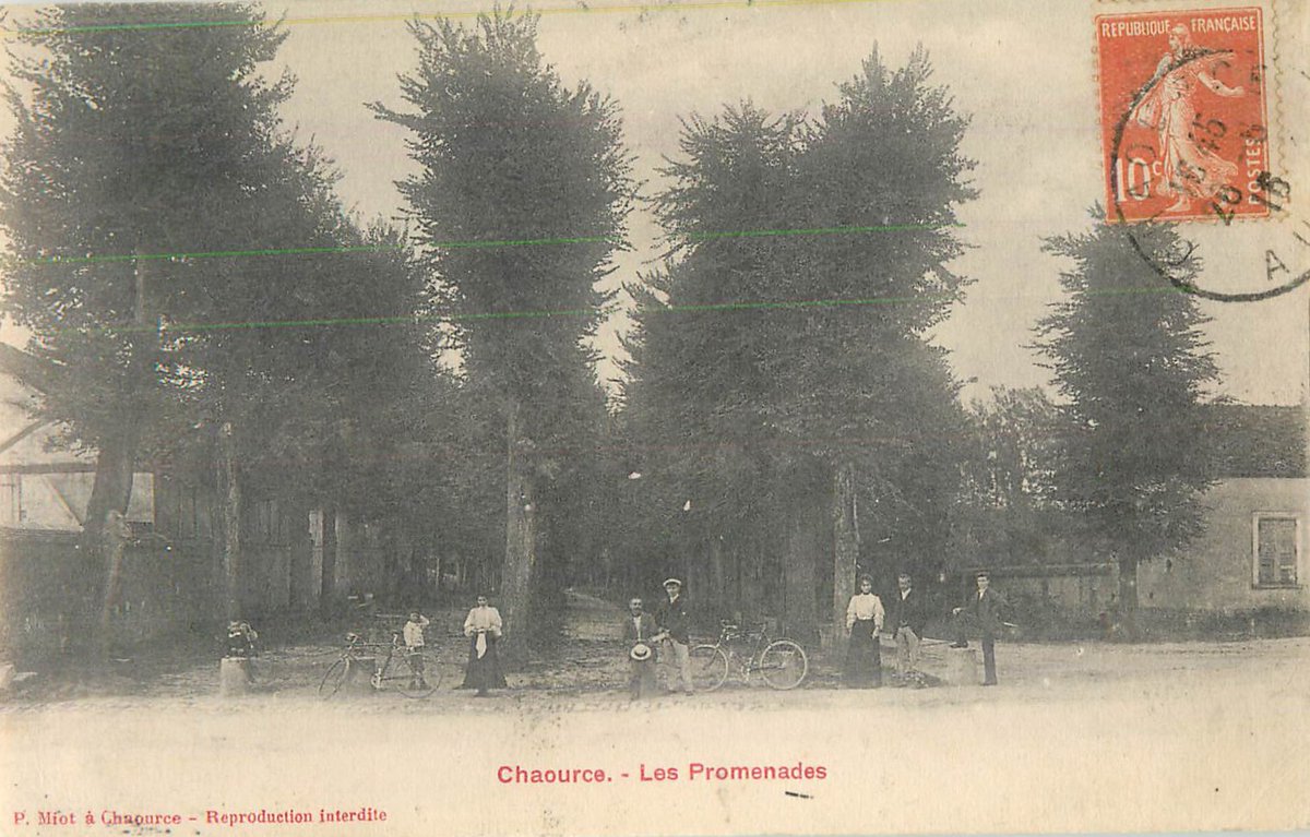 Chaource_Aube's tweet photo. 👉👉 La saga de l'été continue sur Chaource en cartes postales anciennes ...
⚪️🔶 Durant l'été retrouvez quelques clichés de Chaource d'autrefois ...
#Chaourceautrefois #Chaourcejadis #routedeTonnerre #lesPromenades #ruedeletape #ruedesRoises #egliseSaintJeanBaptiste #granderue https://t.co/AgvybulyMZ