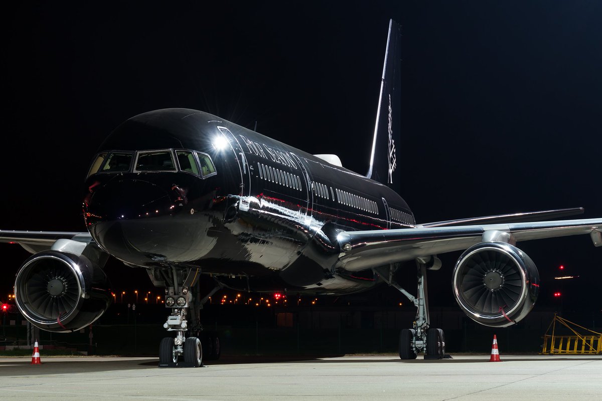 Spotterdiary2's tweet photo. The beautiful #FourSeasons #boeing757 #GTCSX having a rest at @budairport back in April this year.
#aviation #aviator #aviationpics #aircraftgallery #aviationdaily #planes #aircraft #boeing https://t.co/xZp8wjhUKj