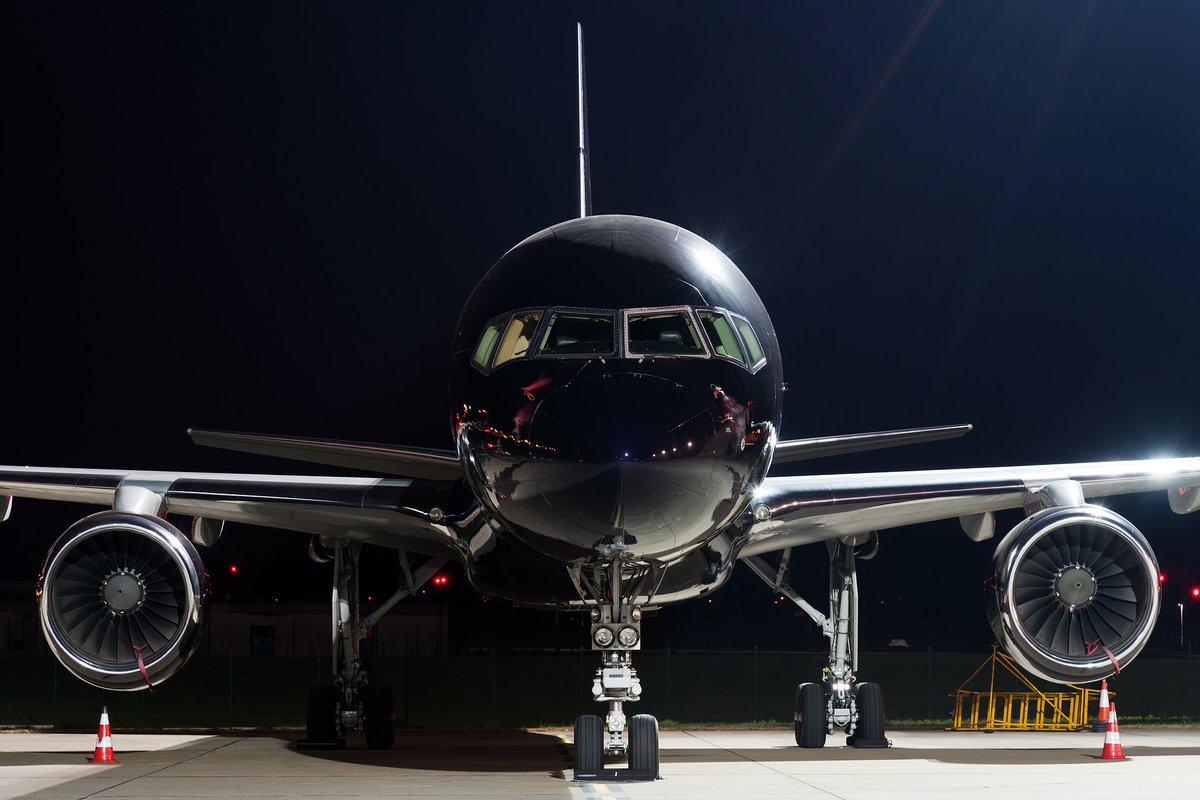 Spotterdiary2's tweet photo. The beautiful #FourSeasons #boeing757 #GTCSX having a rest at @budairport back in April this year.
#aviation #aviator #aviationpics #aircraftgallery #aviationdaily #planes #aircraft #boeing https://t.co/xZp8wjhUKj