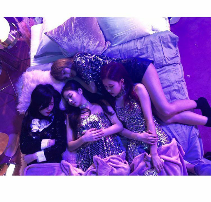 milkyway_bw_us's tweet photo. 3 years of BLACKPINK. 3 years with BLACKPINK. #BLACKPINKInYourArea #3YEARSWITHBLINKS #3YearsWithLisa #3YearsWithJennie #BLACKPINK #BLACKPINKISTHER3VOLUTION https://t.co/pvGIK205wY