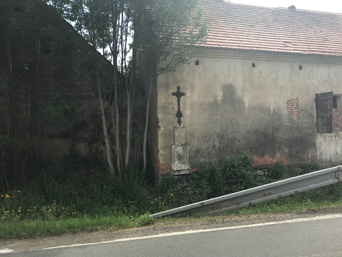 retroturistika's tweet photo. Křížky a boží muka 10 - okolo Chotěšova #holy #heritage #czechiaheritage #history #chotesov #monastery #cesko #visitczechia #czechia #zemeceska #vylet #putovani #turistika #trip #travel #Tourist #intersting #travelphotography #landscape https://t.co/mzXSexcKZu