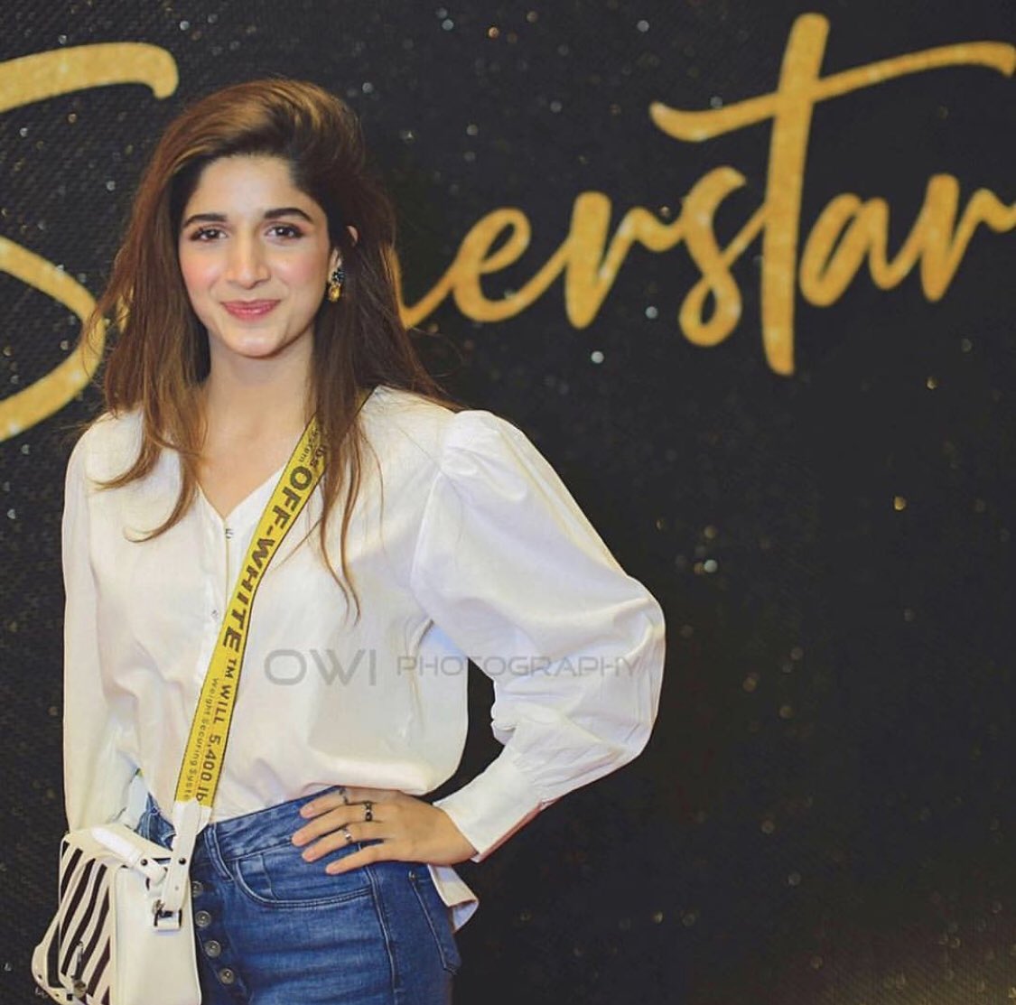 MawraHocane's tweet photo. Almost always the Happiest girl on the block.. almost 💫 https://t.co/W9n6UeQbCp