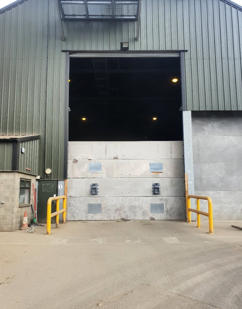 Today's the last day down <a href="/EstatePickenham/">South Pickenham Estate</a> intaking Flagon Malting Barley. The wall has gone up and only 9 more loads to come in. <a href="/OpenfieldTM/">Openfield: More than just grain.</a> 🚜🌾 #harvest19