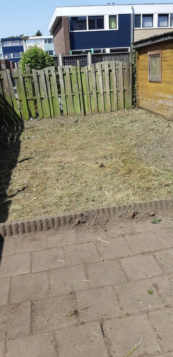 kluswinkel209's tweet photo. Heeft u ook zoveel last van onkruid, wij komen u graag helpen! Komende 2 weken met 20% korting op uw tuinonderhoud. https://t.co/9pMqRNkUh2