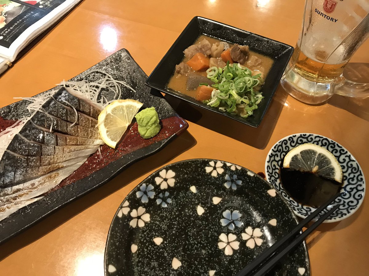 2_paoooooon's tweet photo. 後輩たちの西医見て、懐かしくなって、熱くなって、こなやす幸太むらい頑張れ〜とか、えむりんたもう少し〜とか、いい気持ちになりながら、可愛い店員さん（妹）がいる居酒屋さんで明るい時間からビールなんて

西医のみんな！明日も頑張れ！！ https://t.co/Yt3yQYAhuL
