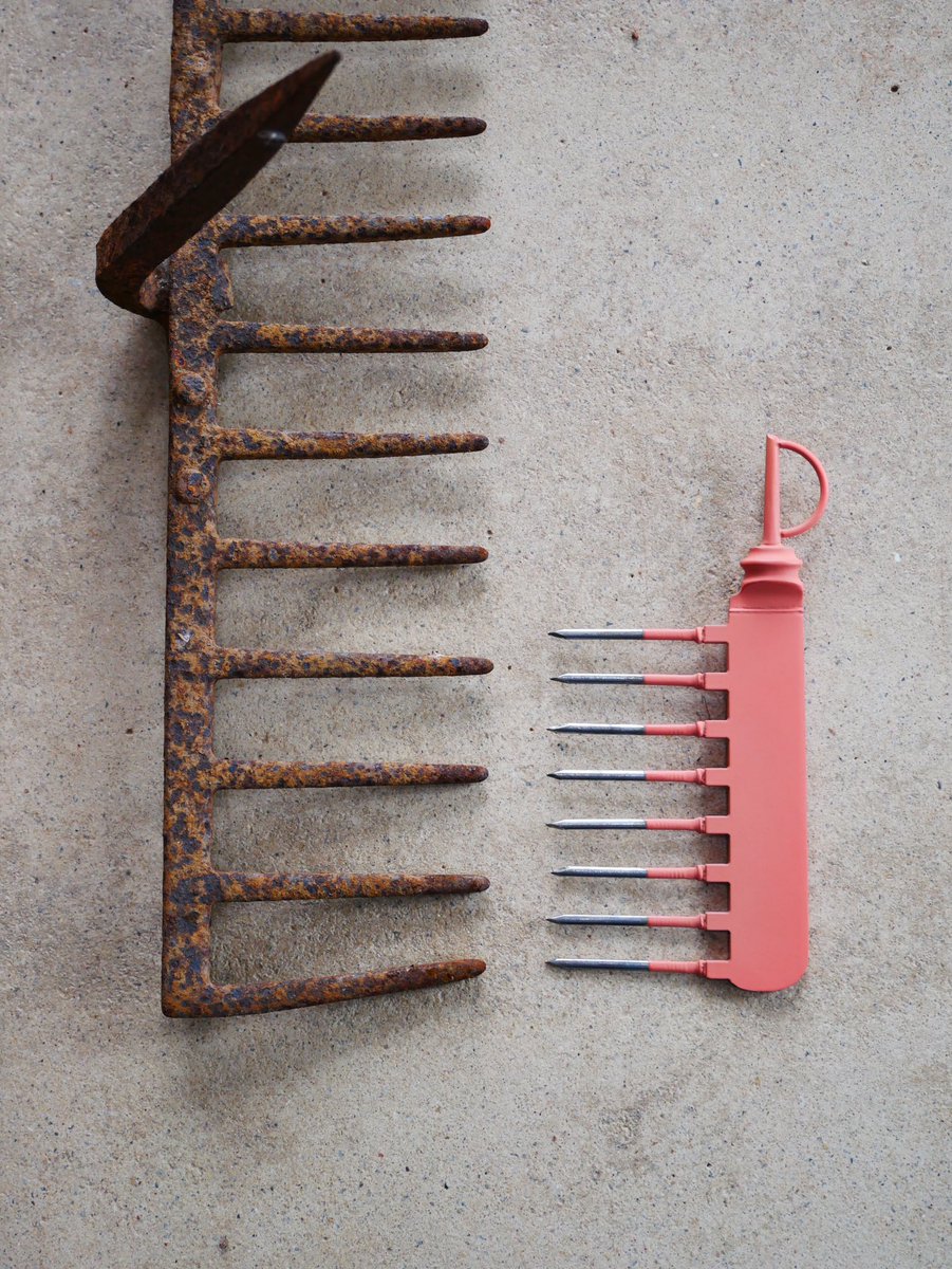 RColleyArtist's tweet photo. Having a really great time exploring & creating assemblages of my #AmbiguousImplements with beautiful found farm tools @ClayhillArts #tools #inspiration #materials #form #structure #texture #colour https://t.co/gOIOVuM383