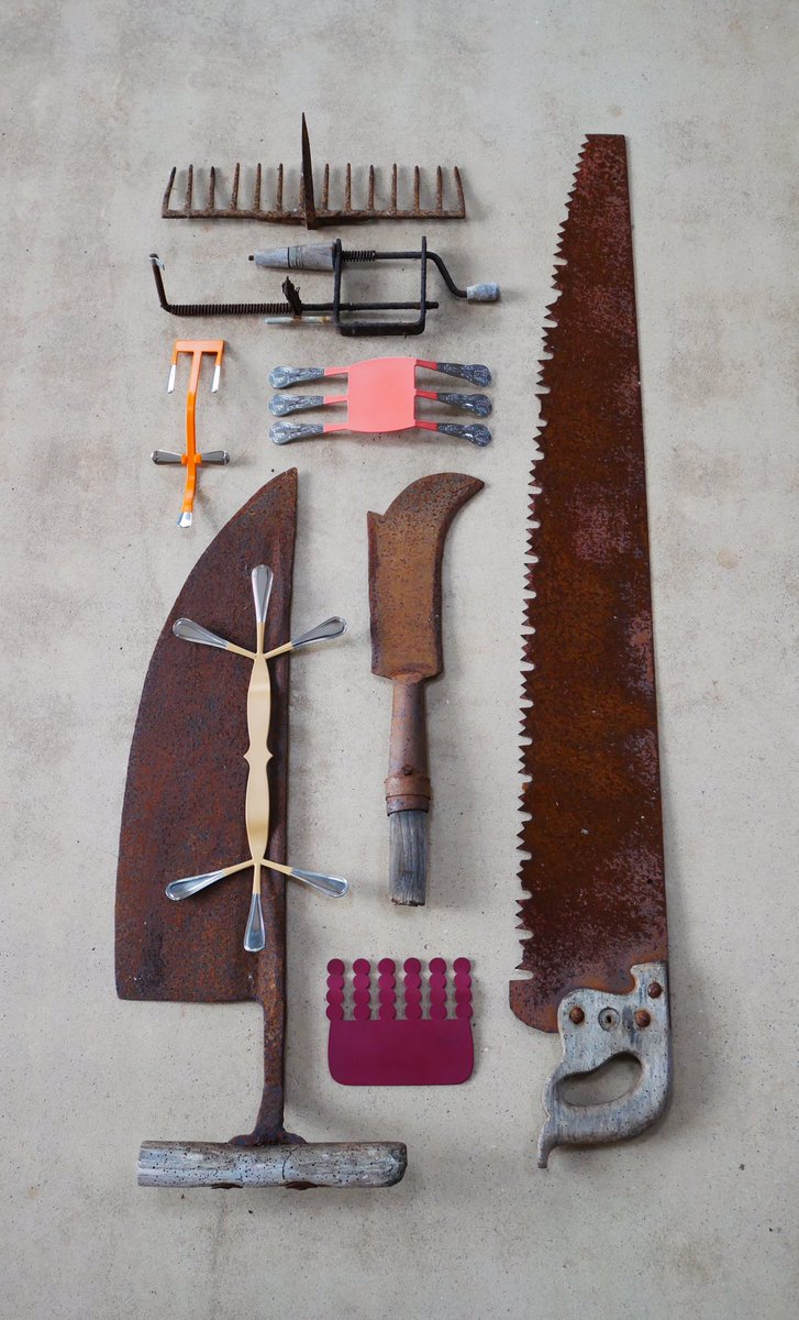 RColleyArtist's tweet photo. Having a really great time exploring & creating assemblages of my #AmbiguousImplements with beautiful found farm tools @ClayhillArts #tools #inspiration #materials #form #structure #texture #colour https://t.co/gOIOVuM383