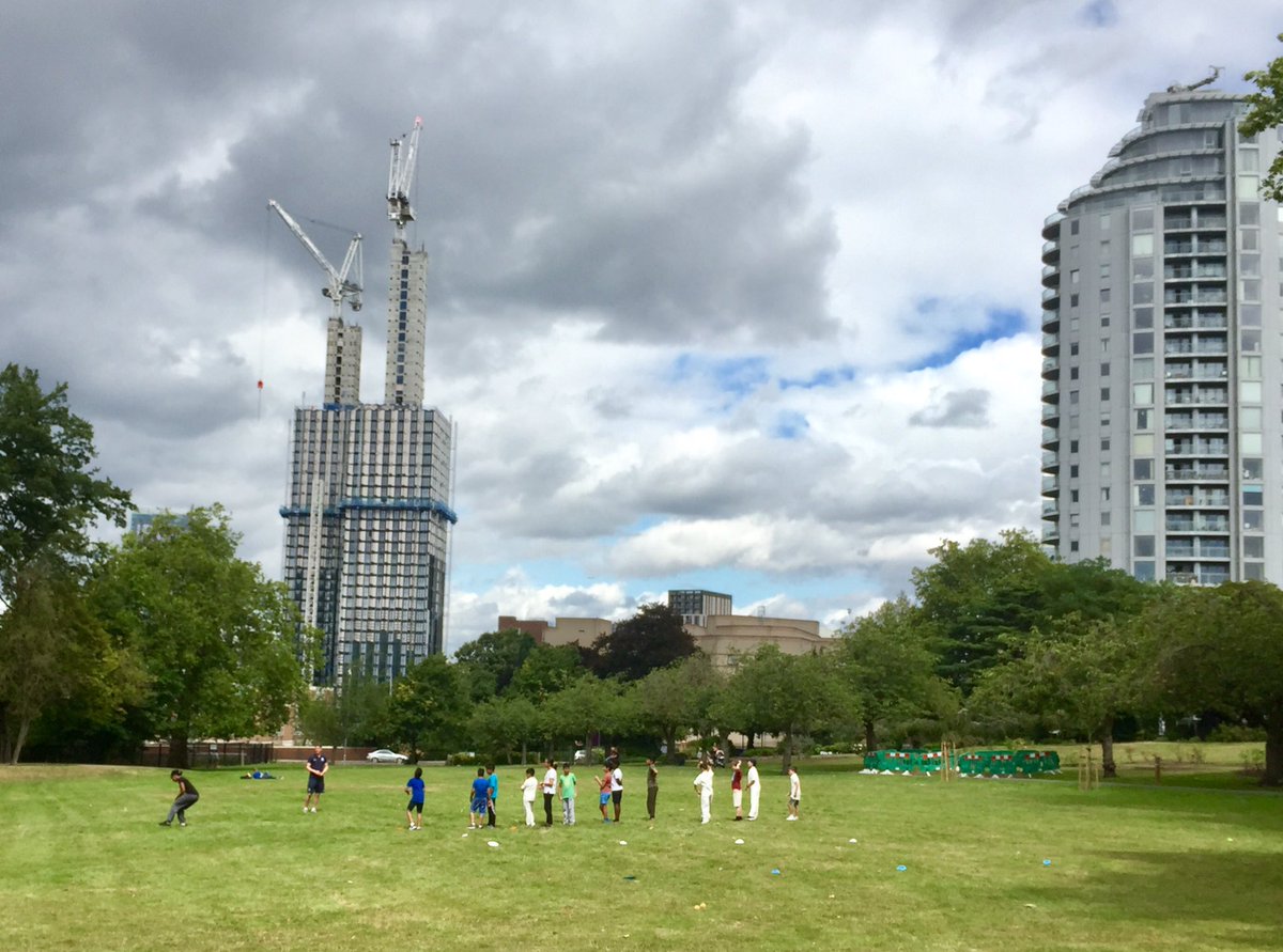 ParkHillFriends's tweet photo. The Friends loved hosting loads of excited kids from across the borough yesterday for a #Free Middlesex Moves #cricket 
event in Park Hill Park, 
#Croydon’s Central Park

Thanks so much to @Middlesex_CCC @GLL_UK
watch out for news of more #FREE cricket In #parkhillpark #Croydons https://t.co/yDRhBKCLnj
