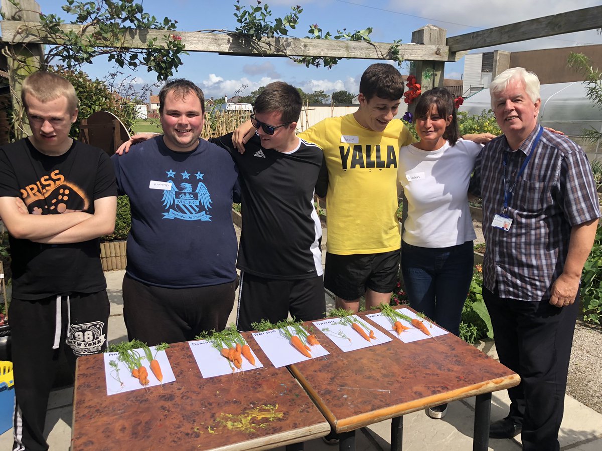 willow_project's tweet photo. Fabulous day @ Willow Helping carers to create friendships, feel less isolated, strengthen their resilience and make happy memories. Making a Better Life for Carers. @BBCNWT  community garden @RHSBloom @GrahamLiver @Garden_Ninja @RogerJ_01 @lancashirelife @BlackpoolCarers 🌻 https://t.co/JnDJsv6P7x