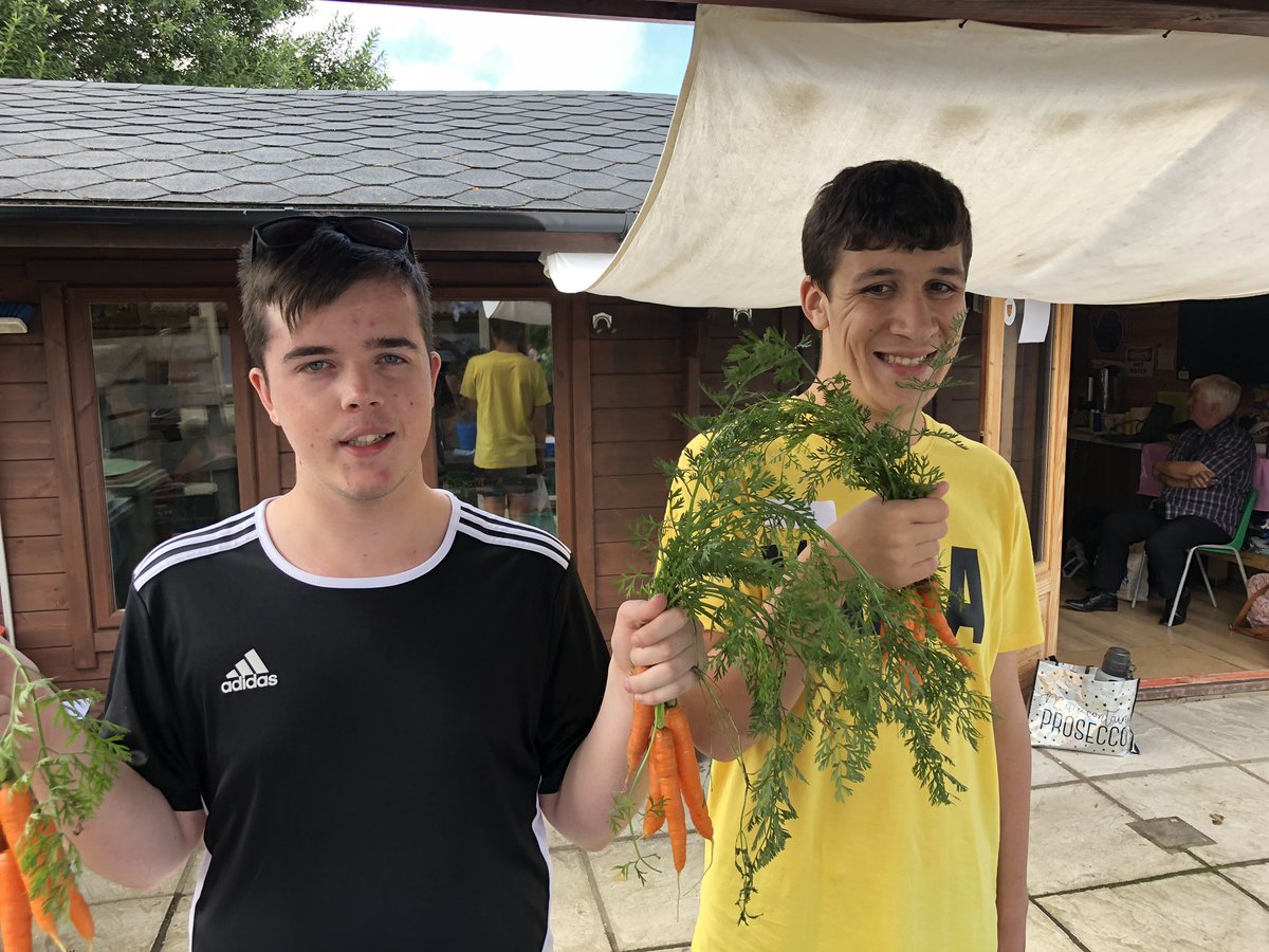 willow_project's tweet photo. Fabulous day @ Willow Helping carers to create friendships, feel less isolated, strengthen their resilience and make happy memories. Making a Better Life for Carers. @BBCNWT  community garden @RHSBloom @GrahamLiver @Garden_Ninja @RogerJ_01 @lancashirelife @BlackpoolCarers 🌻 https://t.co/JnDJsv6P7x