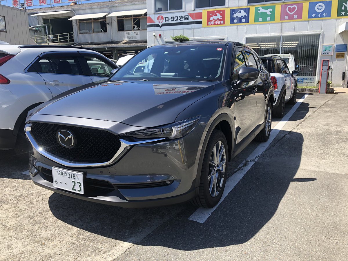 _yujiash_'s tweet photo. 先日納車されたCX-5  25Tエクスクルーシブモード。ガッツリ乗れてないけど、会社の行き帰りくらいだと4㎞/l…燃費気にしませんw
快適性は抜群やけどテレビチューナーの、常時電源が具合い悪いのか、チャンネルメモリー効かない…新車の文句は言わない主義ですがつらいです…
#助けてマツダ
#初期不良 https://t.co/CT1SlM4rbu