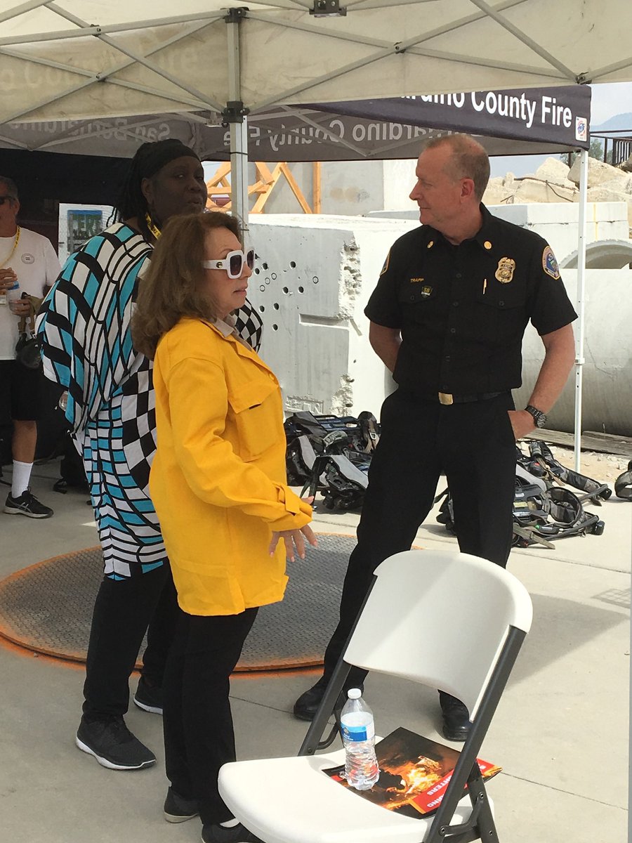 SBCoFFLocal935's tweet photo. Thank you to 5th District @SBCounty Supervisor @SupervisorJosie for attending #SBCoFireOps101 and seeing first hand the services we have available to our citizens. We appreciate your support of #PublicSafety #Local935 #SBCoFD https://t.co/WmGS37GB9m