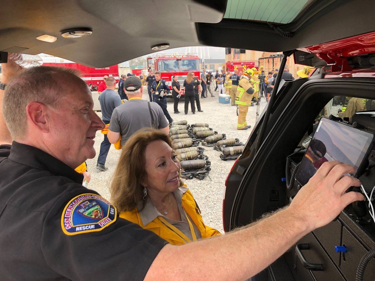 SBCoFFLocal935's tweet photo. Thank you to 5th District @SBCounty Supervisor @SupervisorJosie for attending #SBCoFireOps101 and seeing first hand the services we have available to our citizens. We appreciate your support of #PublicSafety #Local935 #SBCoFD https://t.co/WmGS37GB9m