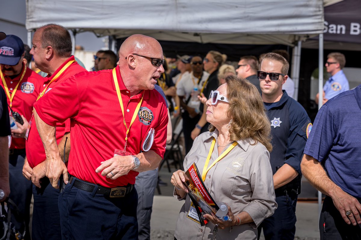 SBCoFFLocal935's tweet photo. Thank you to 5th District @SBCounty Supervisor @SupervisorJosie for attending #SBCoFireOps101 and seeing first hand the services we have available to our citizens. We appreciate your support of #PublicSafety #Local935 #SBCoFD https://t.co/WmGS37GB9m