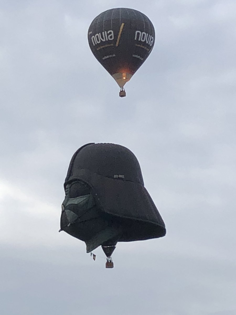Tmshepp67's tweet photo. @bristolballoon great mass ascent this morning #bristolballoonfiesta https://t.co/0ETbgIZYhB