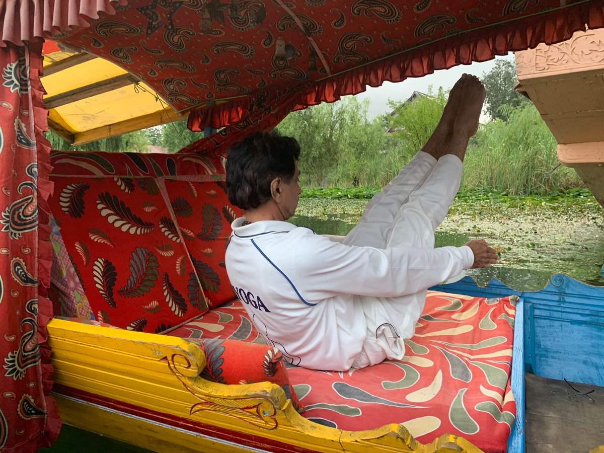 GkDelampady's tweet photo. Yoga - a Good step to fight with high altitude difficulties that is posed by Nature...[ Yoga Key to Better Health &amp; New life ]
at Kashmir in Gulmarg,Gondola &amp; Sonamarg on July 25 &amp; 26 #Kashmir #yogalife @PMOIndia @narendramodi @moayush @shripadynaik https://t.co/tvQcmlgnR4