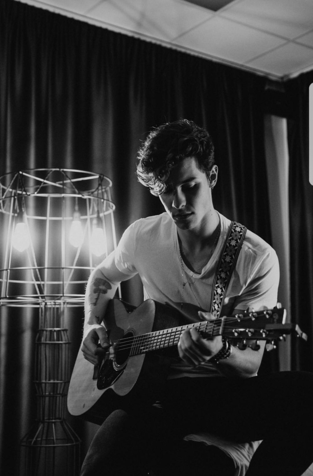 HAPPY BIRTHDAY SHAWN MENDES!!! 