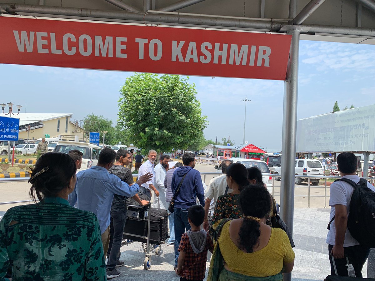GkDelampady's tweet photo. Good memorable family trip to Srinagar july end [ Kashmir ] a city amidst the grandeur of majestic mountains, known for its natural environment, gardens and houseboats.. merely described as Heaven on Earth.. &amp; Visited Shankaracharya temple,experiencing pure divinity #Kashmir https://t.co/QT40aBFR1j