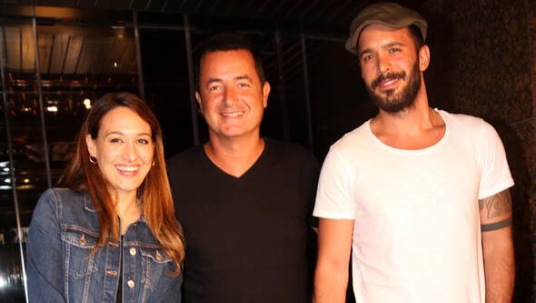 Barış Arduç ve Gupse Özay, önceki akşam Bebek'te Acun Ilıcalı ile bir araya geldi. Geceye '6 ev' sorusu damga vurdu! hry.yt/la3Un