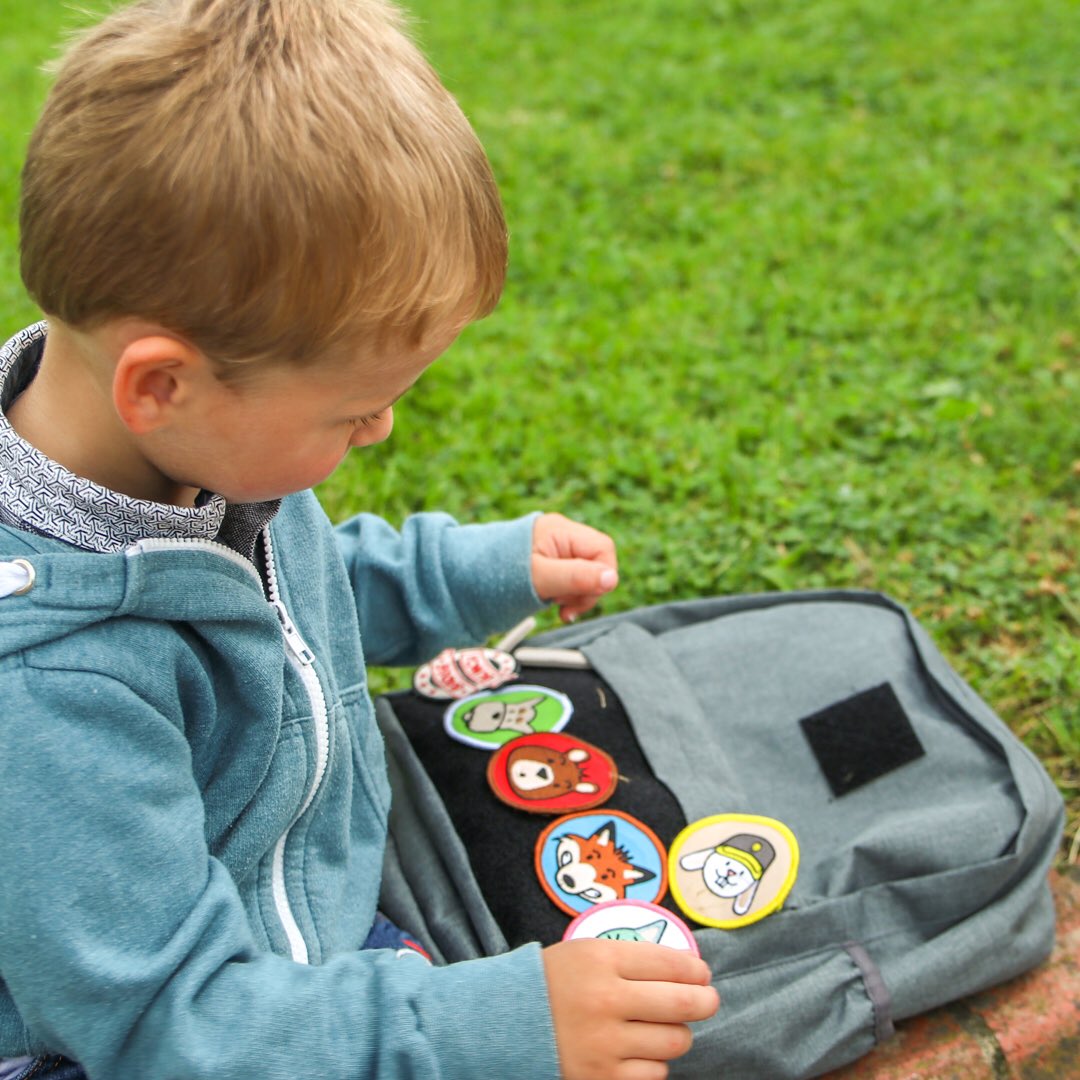 Bespoke children's customisable backpack with collection of embroidered character badges, coming soon to Kickstarter. 🦊🐶🐰🐱🐻

#Kickstarter #badgebunch #embroidery #badge #patch #kidsapparel #design #illustration