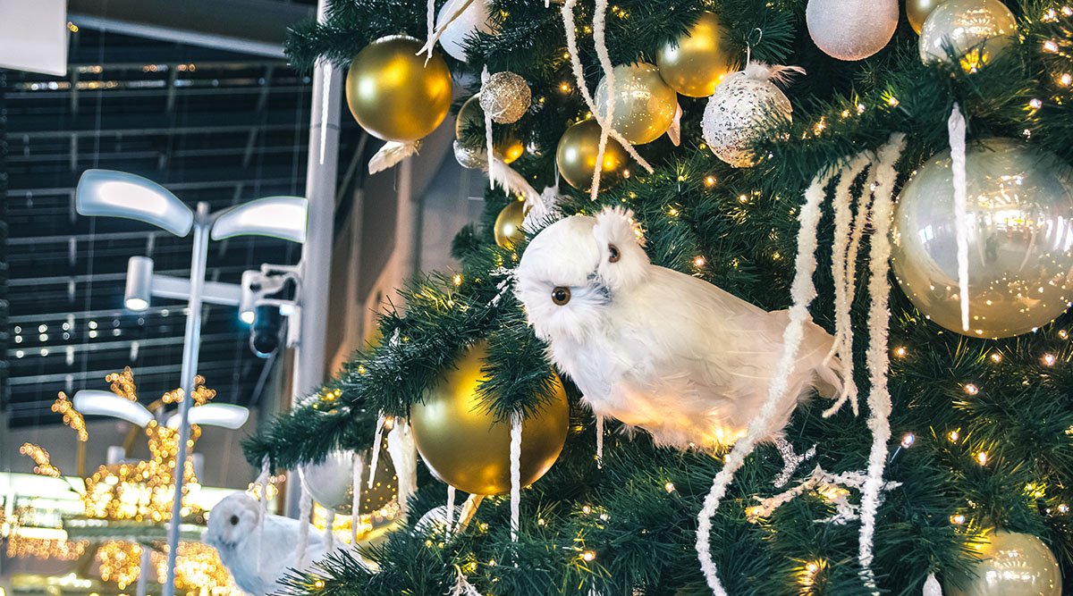 mkillumination's tweet photo. Let’s travel to Lithuania today and see how the popular shopping center Akropolis used light sculptures of playful animals to give shoppers a happy shopping experience. #festivelighting #makepeoplehappy #mkillumination https://t.co/AHF2JC43Yh