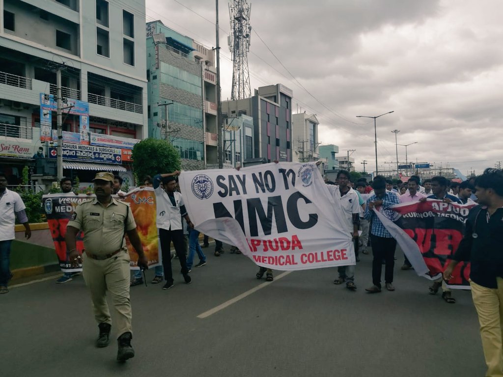 APJUDAKMC1's tweet photo. Rally reinforced with indian Medical Association , APGADA and private doctors association  @apgada @TV9Telugu  
#SayNoToNMCbill 
#HataoNMC https://t.co/EY4QDSkGoQ