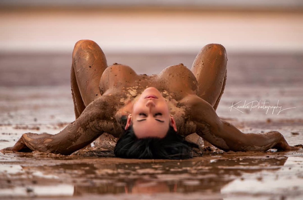 WomenExtreme's tweet photo. Repost @Kandiephotogra1
・・・
When an absolutely stunning woman like @collettechampagne tells you she wants to play in the mud, by God, have your camera ready. You don't want to miss out on a shoot like this one was last summer. #mudgirl #mudseries #mudmodel #muddy #mud https://t.co/VF3XVR37tp