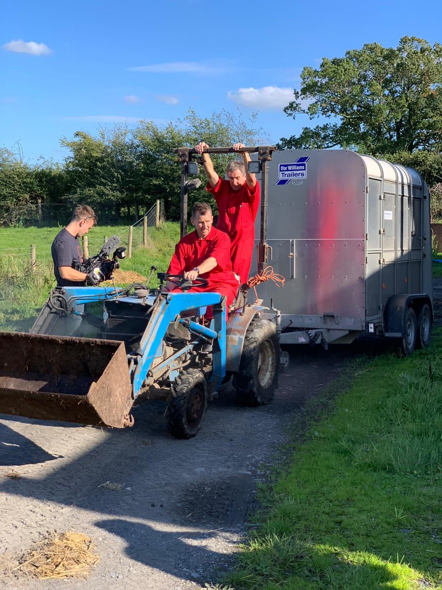 Nigelrefowens's tweet photo. Today, as part of #Farm24, I would like to say thanks to British farmers for the fantastic food they produce for us every day of the year'
Myself and @JiffyRugby are on hand if you need some help😉. Seriously now though Diolch yn fawr iawn am y cynyrch arbennig. https://t.co/BBPt7anf3m