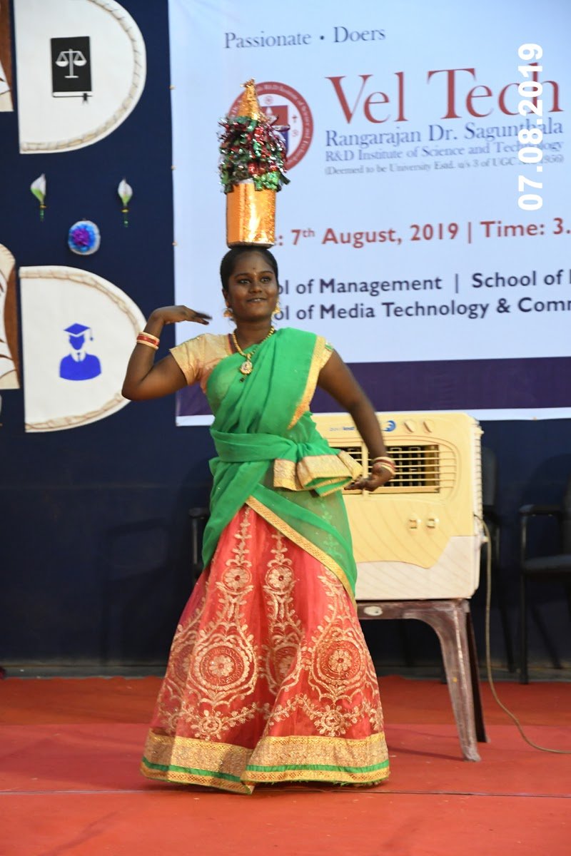 veltechofficial's tweet photo. #Vel_Tech #School_of_Management, #School_of_Law and #School_of_MediaTechnologyCommunication organized Induction Ceremony for #UG_Programmes https://t.co/qApCmsLAso