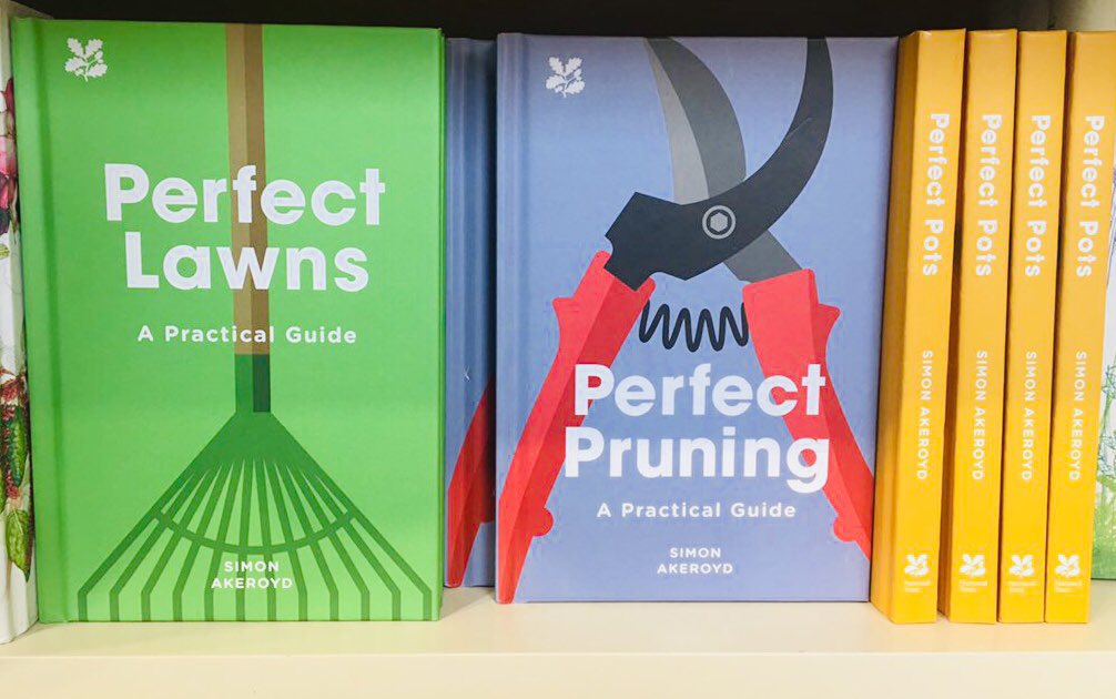 SimonAkeroyd's tweet image. A sign of a quality retail shop. Three of my latest gardening books for sale @NTTrelissick in Cornwall

#PerfectPots
#PerfectPruning
#PerfectLawns
