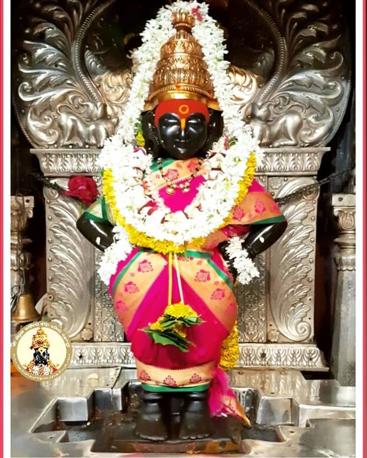 TempleConnect_'s tweet photo. Today's Darshan of Shri Lord #Vitthala and Goddess #Rukmini devi @ Shri Kshetra Vithal Rukmini Devasthan, #Pandharpur, #Maharashtra
|| #Pandurang hari ||
#TempleConnect #LordVitthala #GoddessRukmini #VitthalRukmini #LordKrishna #LordVishnu #Solapur #HinduTemple #Hinduism https://t.co/T2xlH336yY