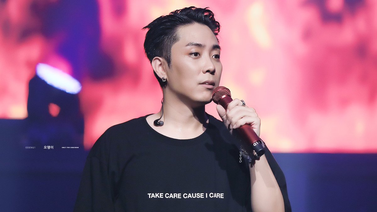 odeng1_'s tweet photo. 190727 은지원 콘서트 ON FIRE

👦🏻: "처음부터다시라구요?"
👦🏻: "으으음~" 
👧🏻: 🔪❤️->💔😫!!!!
👦🏻: "(👋🏻손짓..)죽어"

저 죽어써..o<-< 그애교과손짓땜에.. ㅠㅠㅠㅠㅠ 

#은지원 #EUNJIWON #ウンジウォン #G1 #殷志源 #ON_FIRE https://t.co/V4u2fJzMax