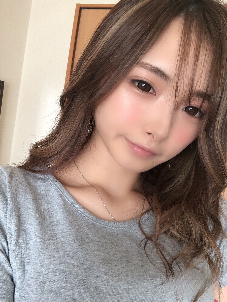 Kanna02015's tweet photo. まつ毛とアイラインと切開書くだけでこんなにも違う（笑）

てか髪色かわゆすぎん？？ https://t.co/Ay4SVOseWE