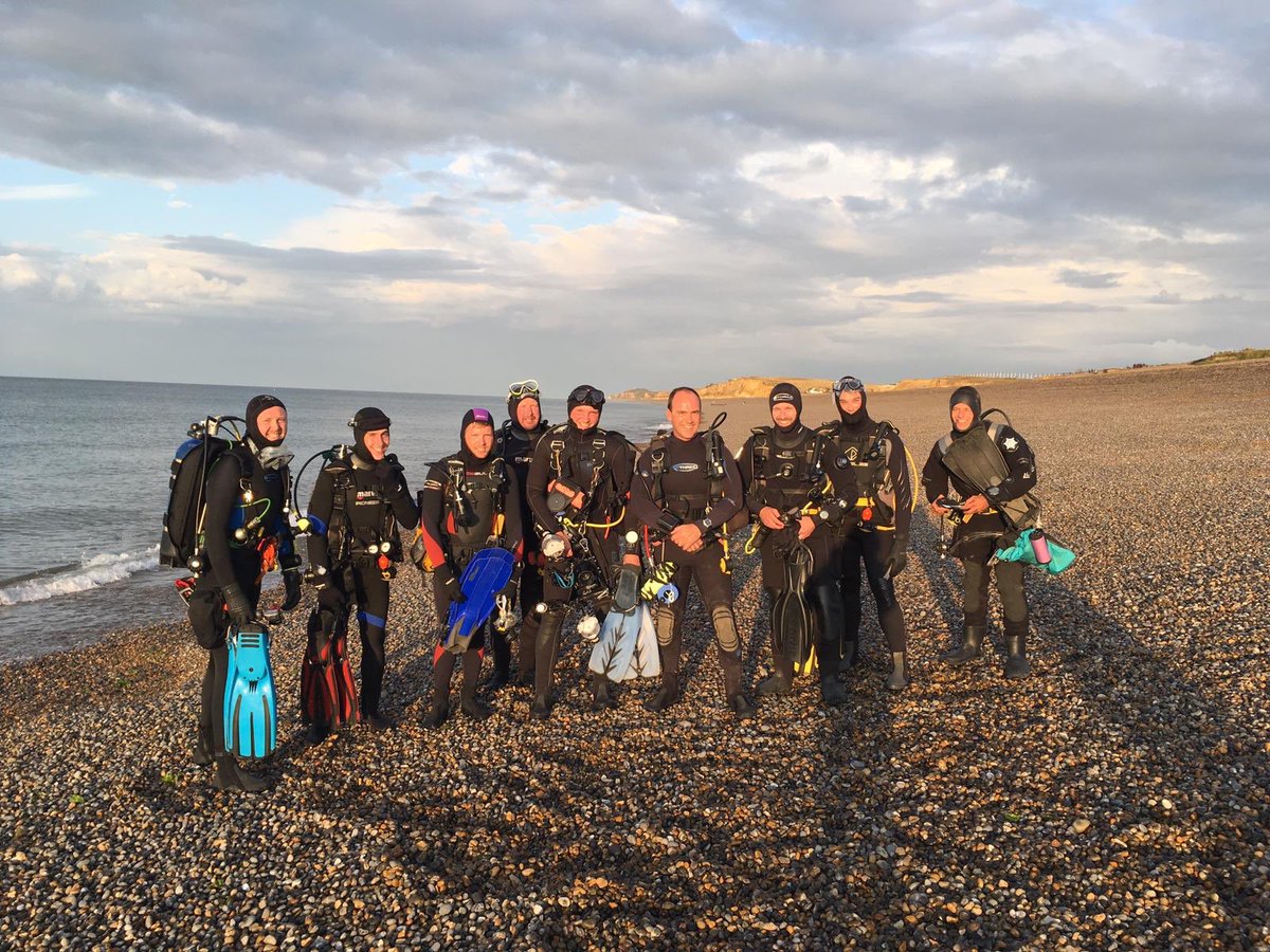 LowestoftScuba's tweet photo. Brilliant picture of our divers from Wednesday night! #scubadiving #weybourne #beachlife #bsac #kittedup #allthegear https://t.co/ok0IoXwx7j