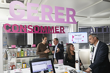 lesdigiteurs's tweet photo. La #Boutique Connectée - Lancée à l’initiative de la @CCI_95 , la Boutique connectée vous invite à découvrir, en situation, le #commerce d’aujourd’hui et de demain à travers des démonstrations concrètes de #solutions et d’ #applications 🏪💻 https://t.co/W9ZUe7lQYe https://t.co/Z0Wqc2yuZi