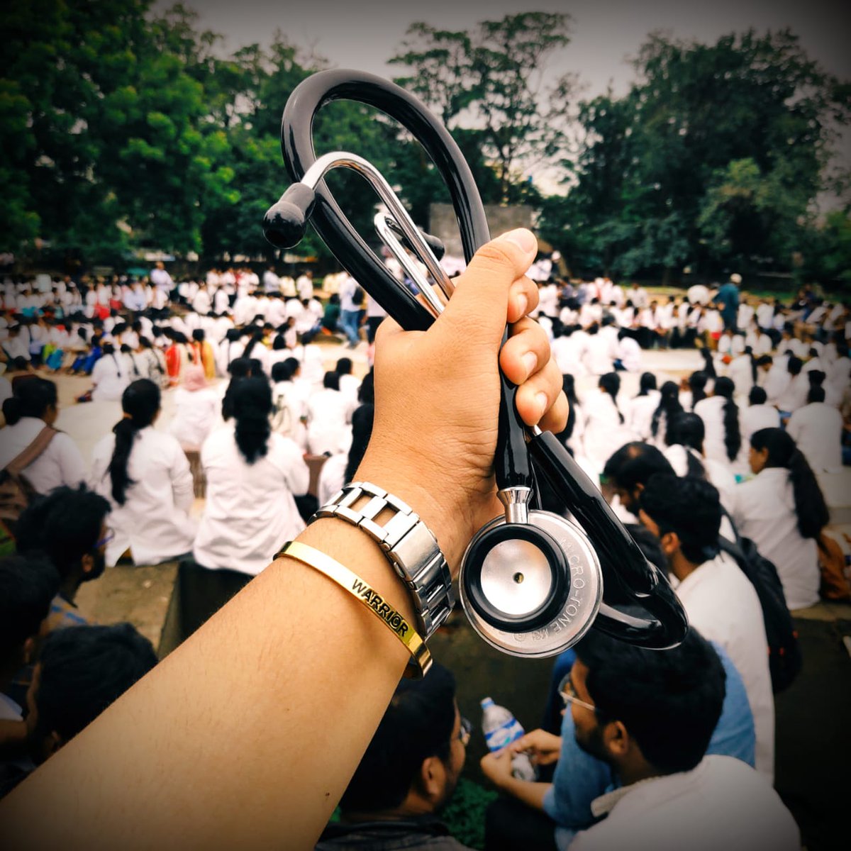 Rricha9's tweet photo. They've saved lives. Now they're fighting to save the country. Join them. #HataoNMC #SayNoToNMCbill #NoToNMCBill https://t.co/vnXRUHXPYp