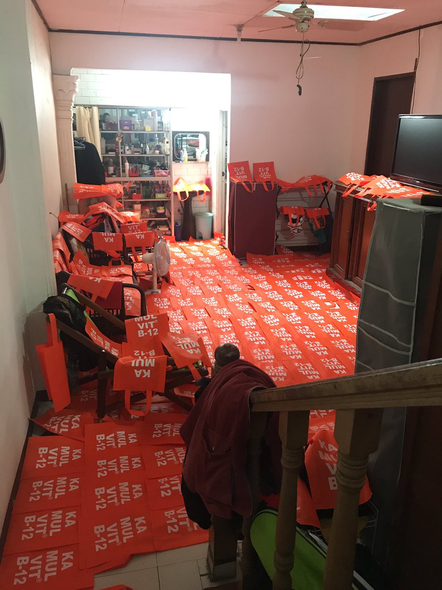 kalo dijadiin judul FTV, cocoknya: “Rumahku, bukan rumahku...”