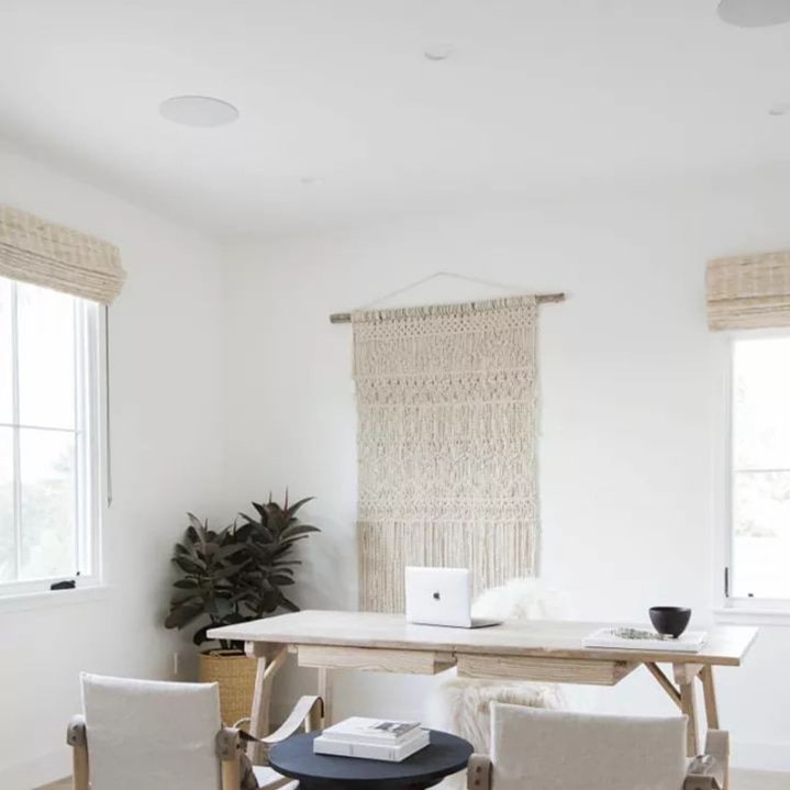 TimplaPaints's tweet photo. Be A Minimalist

#Minimalism is so hot right now. Keep your desk clutter-free, add in simple furniture (like these reclaimed wood chairs and desk), keep a neutral color palette, and watch how inspired you'll be to actually do your work. #ThursdayIdeas from #Housebeautiful https://t.co/jOpOlYWJDH